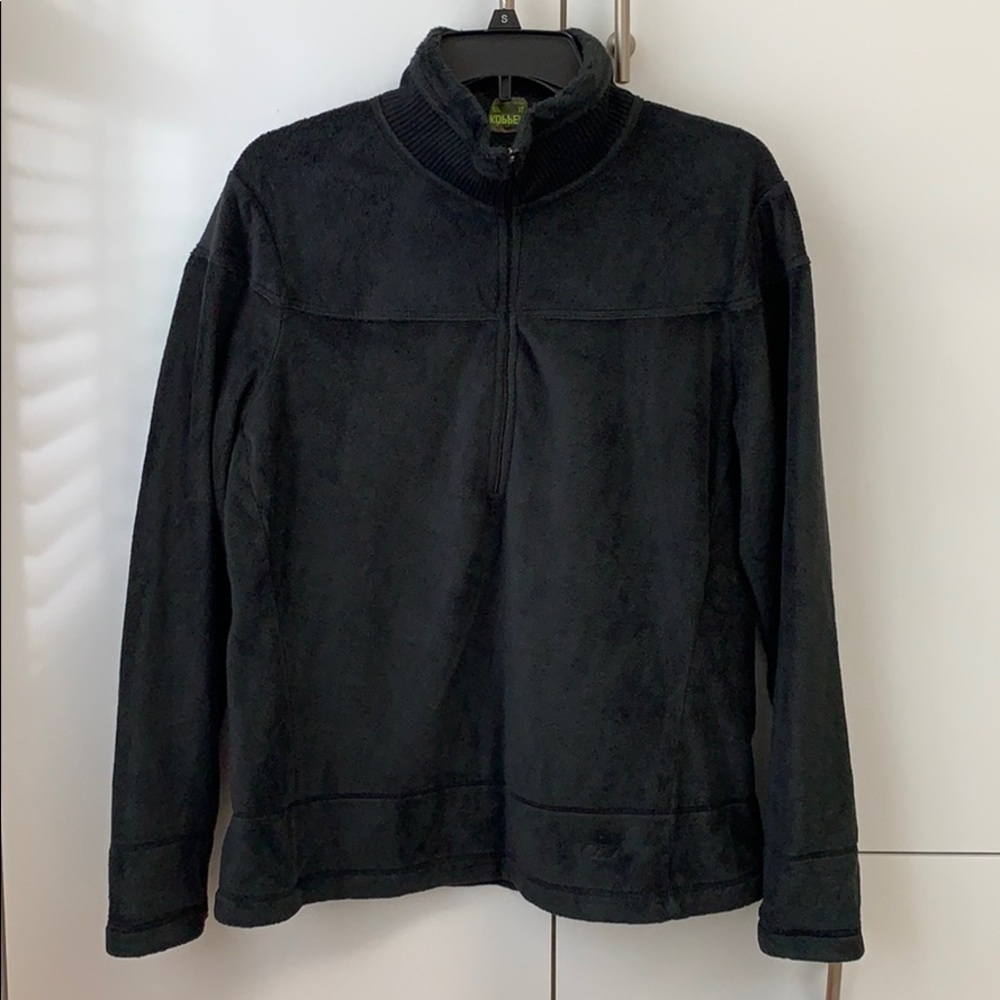 Koppen black fleece pullover